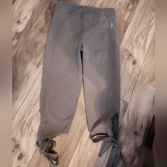 Free People Movement Turnout Boho Wrap Leggings size Medium - Picture 6 of 10